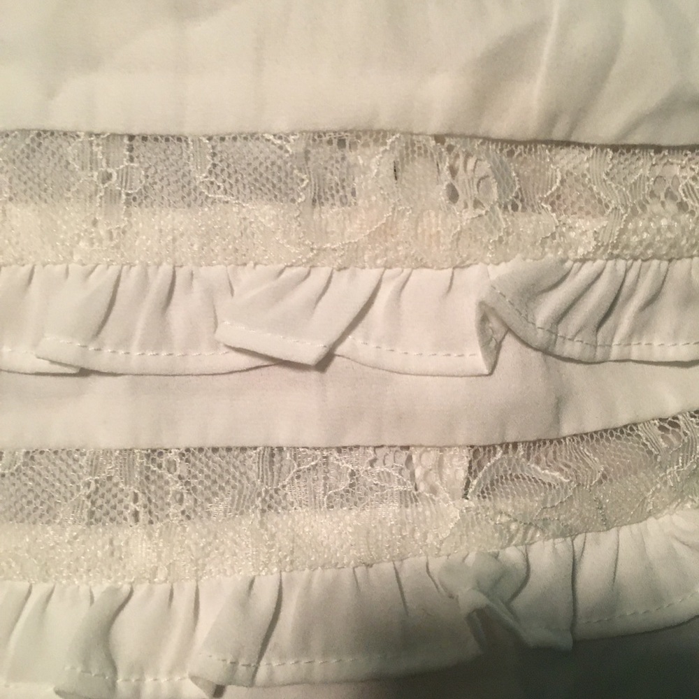 Forever 21 White Ruffled Tank - Picture 4 of 4